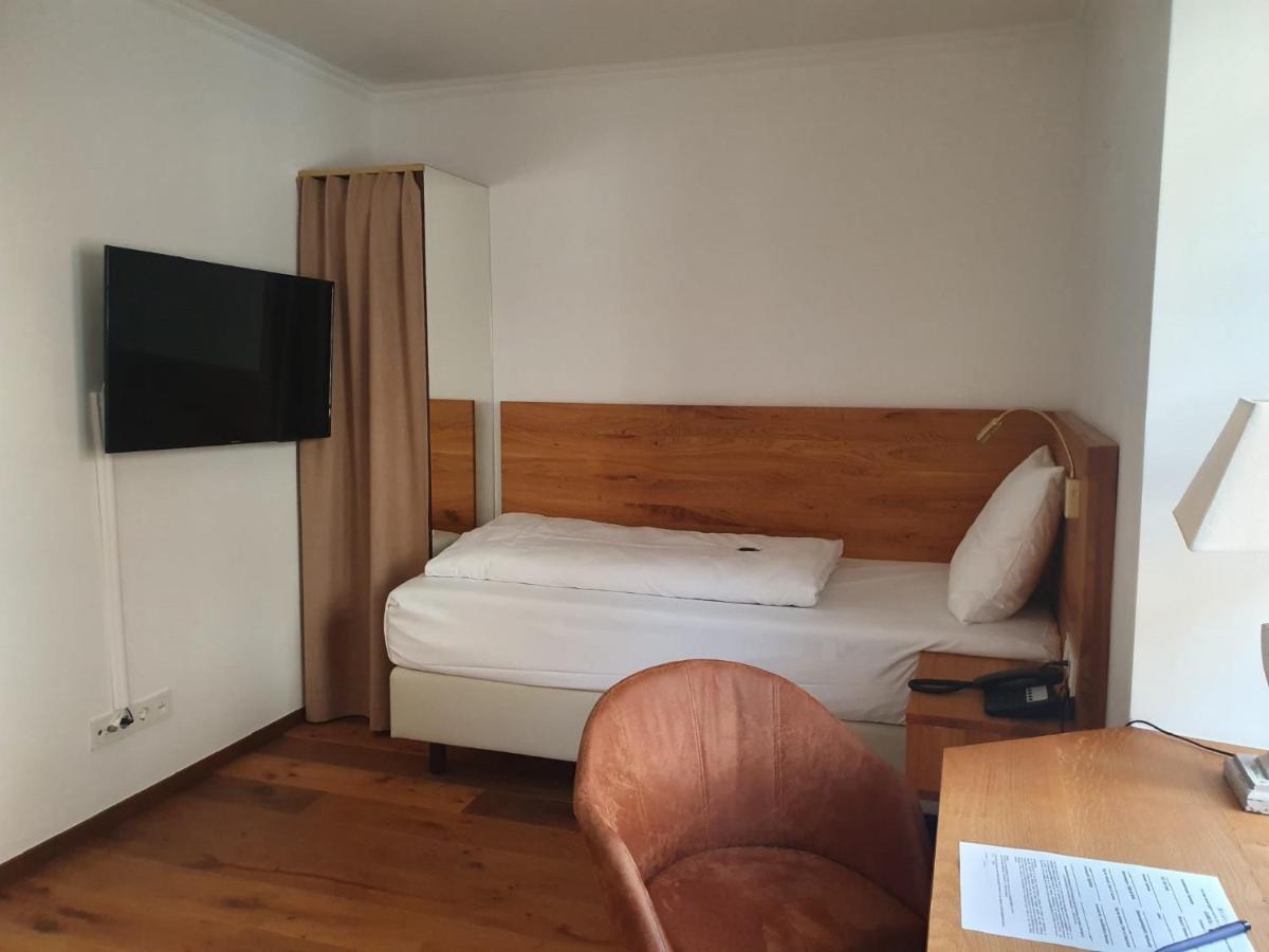 Hotel Schierlinger Braeustueberl المظهر الخارجي الصورة