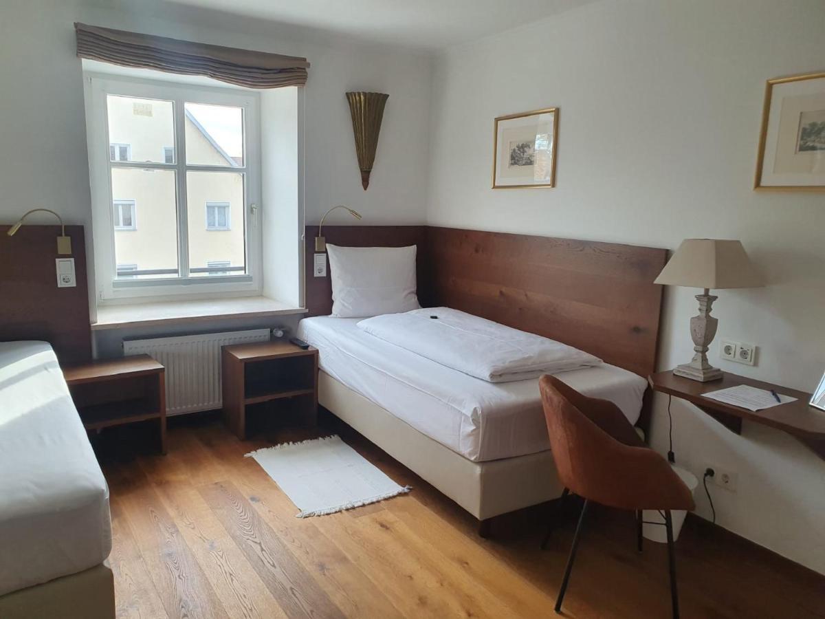 Hotel Schierlinger Braeustueberl المظهر الخارجي الصورة