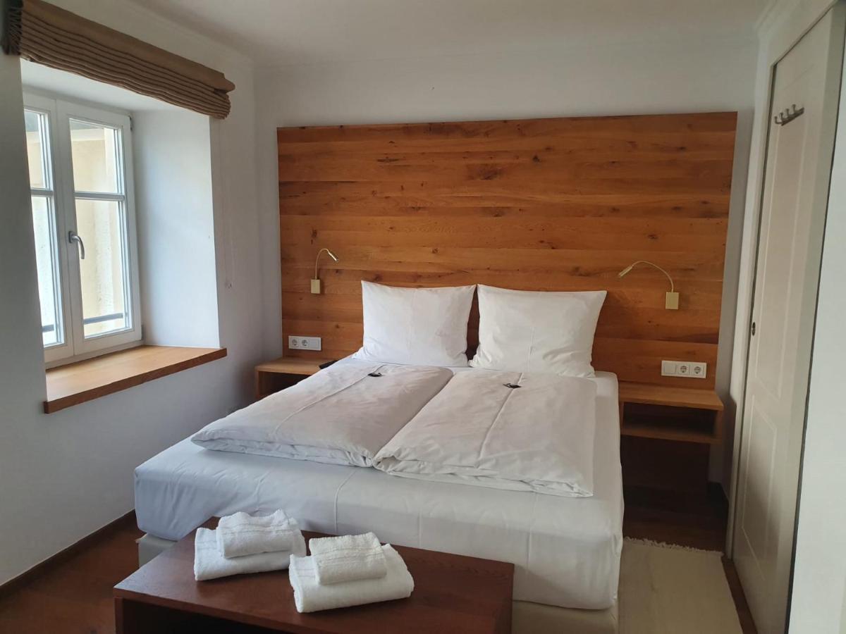 Hotel Schierlinger Braeustueberl المظهر الخارجي الصورة