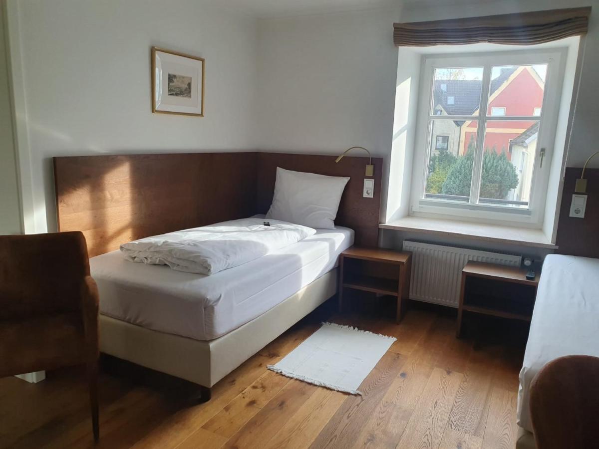 Hotel Schierlinger Braeustueberl المظهر الخارجي الصورة